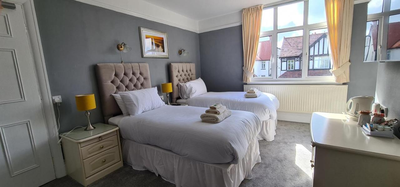 Sunnycroft Private Hotel Llandudno Extérieur photo